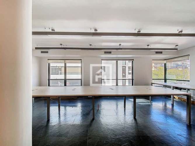 HERMOSA OFICINA EN EL MEJOR SECTOR DE VITACURA