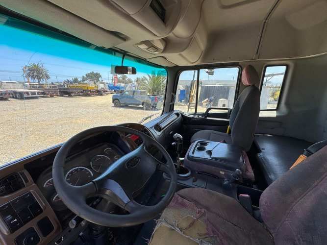 2014 Camión JAC Runner HFC 1134 Carrocería plana con estanque 10.000 lts