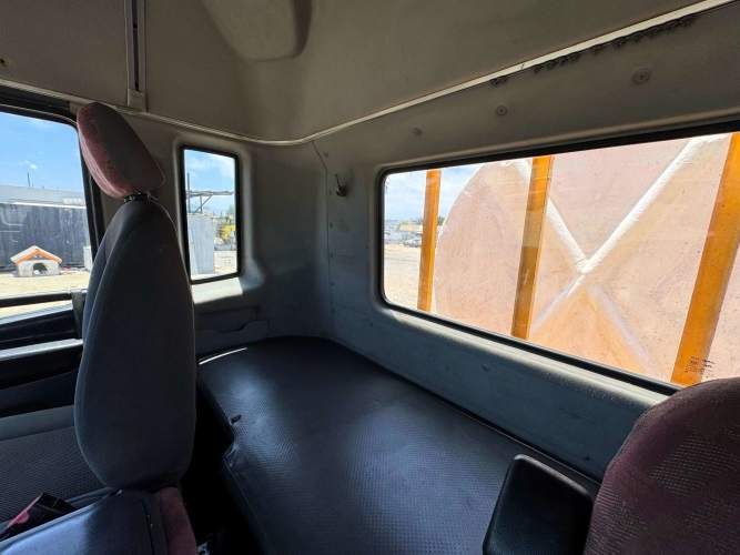 2014 Camión JAC Runner HFC 1134 Carrocería plana con estanque 10.000 lts