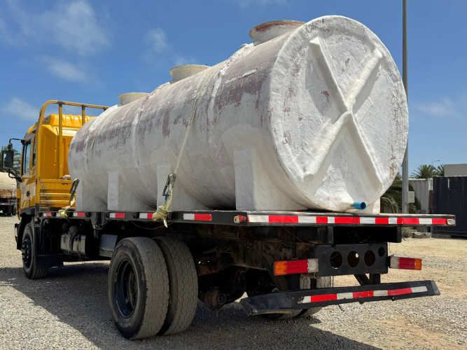 2014 Camión JAC Runner HFC 1134 Carrocería plana con estanque 10.000 lts