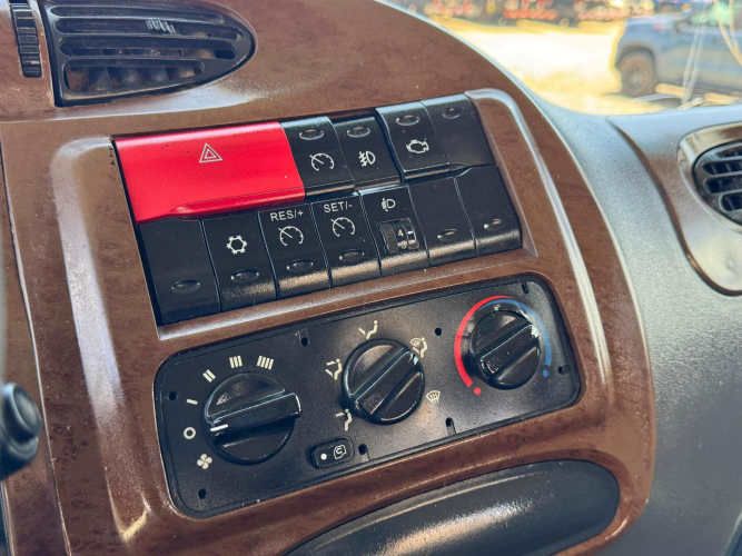 2014 Camión JAC Runner HFC 1134 Carrocería plana con estanque 10.000 lts