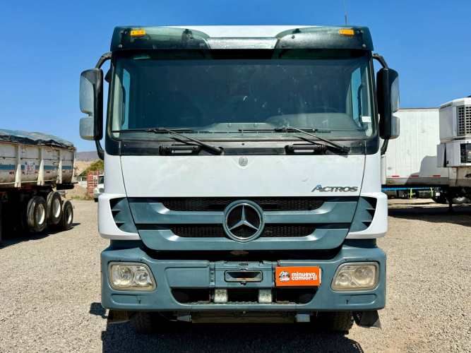 2013 Tractocamión Mercedes Benz Actros 3336 con cubo reductor – caja automática