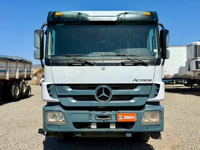 2013 Tractocamión Mercedes Benz Actros 3336 con cubo reductor – caja automática