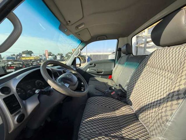 2012 Camioneta Kia Frontier 2.5 con carroceria furgón carga general