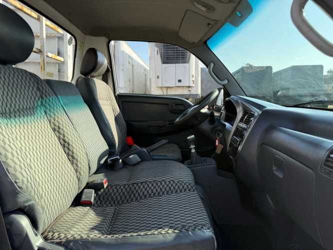 2012 Camioneta Kia Frontier 2.5 con carroceria furgón carga general