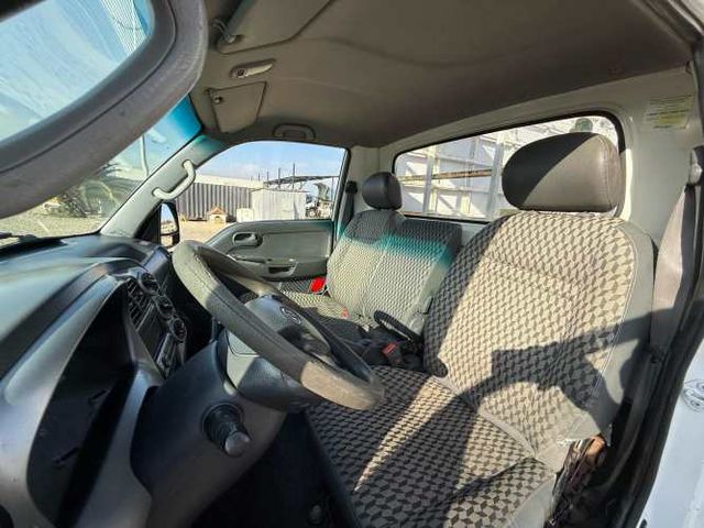2012 Camioneta Kia Frontier 2.5 con carroceria furgón carga general