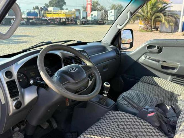 2012 Camioneta Kia Frontier 2.5 con carroceria furgón carga general