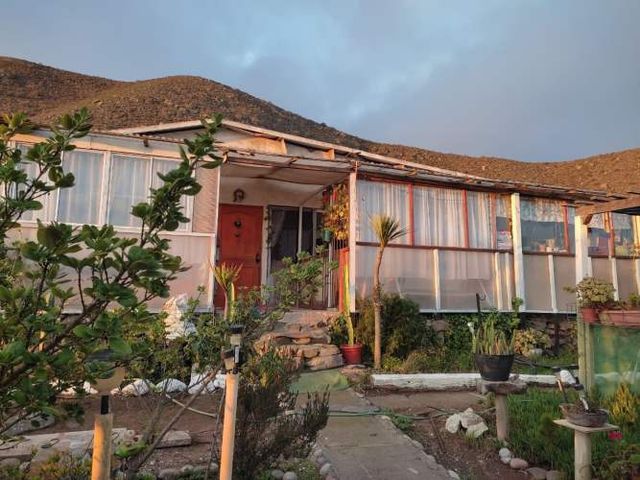 VENTA PARCELA CON 2 CASAS  1 DOMO CON VISTA AL MAR.ARRAYAN COSTERO.LA SERENA