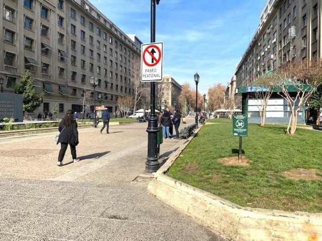 Gran dpto. Frente al Palacio de la Moneda (106983)