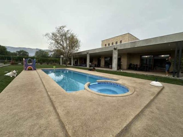 VENTA CASA EN CONDOMINIO POLO MANQUEHUE II CHICURE