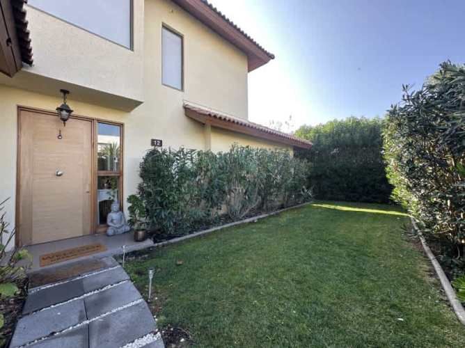 CASA EN SANTA ELENA DE CHICUREO