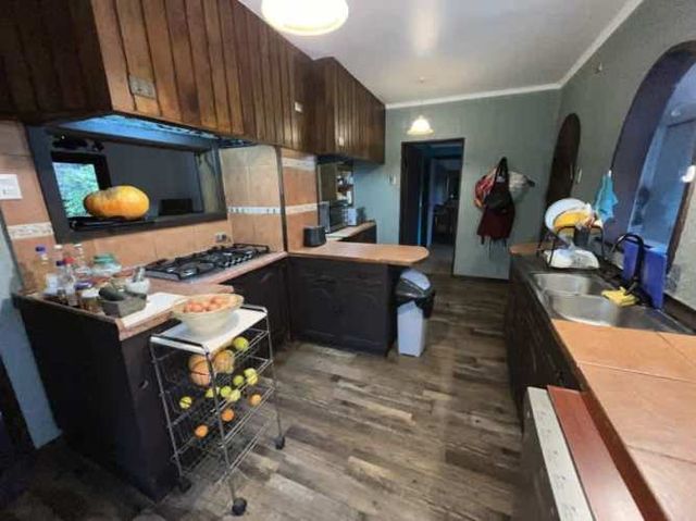 VENTA CASA 436M2 6D 4B CON PISCINA