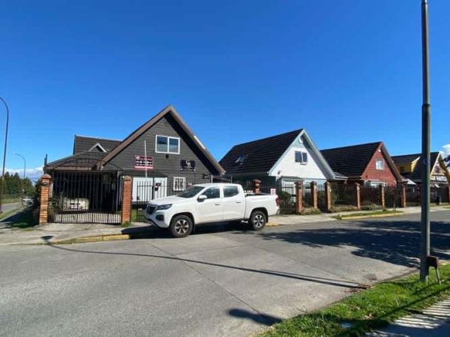 Casa de esquina Valle Volcanes Arriendo