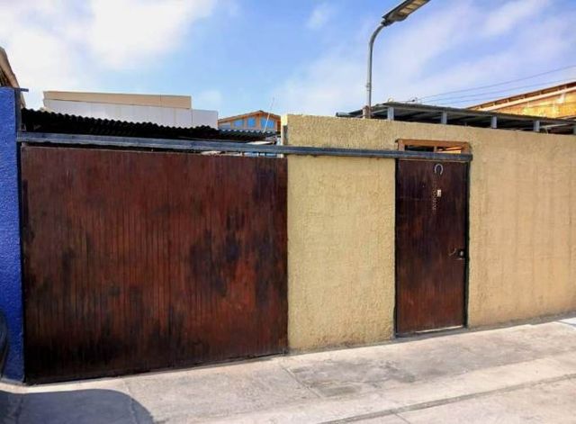 Casa Villa Poconchile sector Pedro Lagos tiene patio y estacionamiento