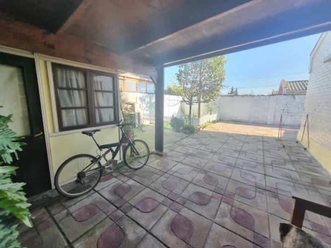 Casa 3 dormitorios 1 baño, sólida