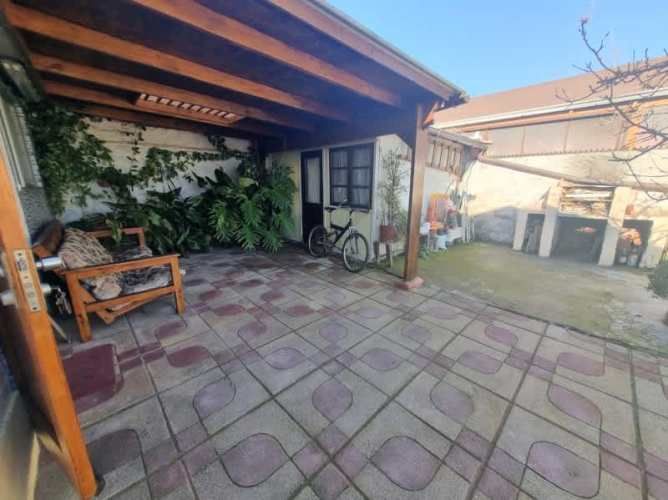 Casa 3 dormitorios 1 baño, sólida