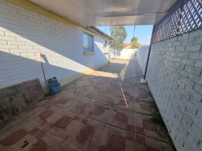 Casa 3 dormitorios 1 baño, sólida