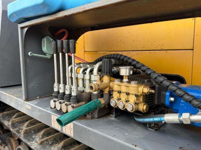 2023 Perforadora de Pozo Feida FYX200 para 200 mts – Incluye Compresor con motor Cummins