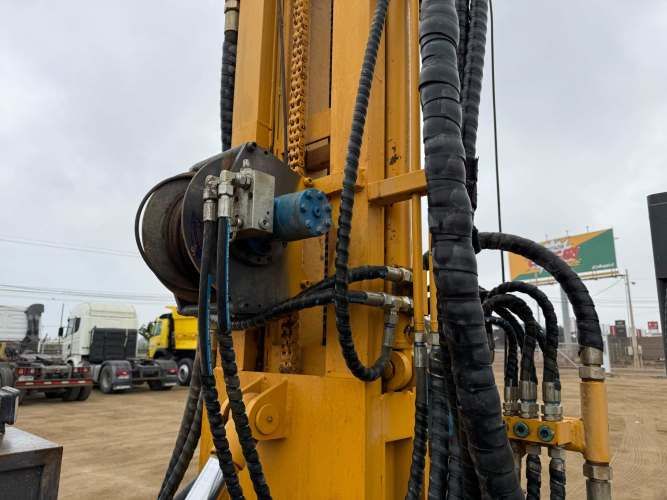 2023 Perforadora de Pozo Feida FYX200 para 200 mts – Incluye Compresor con motor Cummins