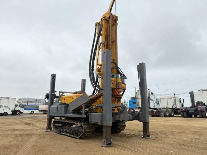 2023 Perforadora de Pozo Feida FYX200 para 200 mts – Incluye Compresor con motor Cummins