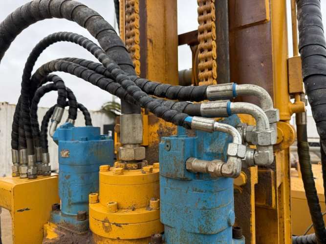 2023 Perforadora de Pozo Feida FYX200 para 200 mts – Incluye Compresor con motor Cummins