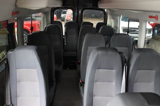 MINI BUS FORD TRANSIT 2025 FULL 17+1 UNICO DUEÑO TURISMO AL DIA