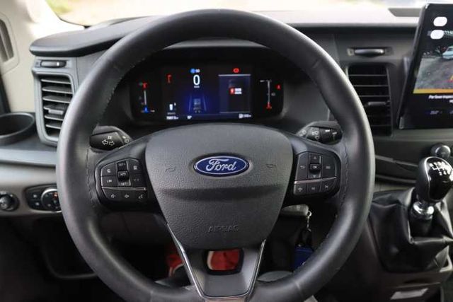 MINI BUS FORD TRANSIT 2025 FULL 17+1 UNICO DUEÑO TURISMO AL DIA