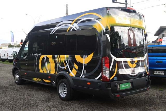 MINI BUS FORD TRANSIT 2025 FULL 17+1 UNICO DUEÑO TURISMO AL DIA