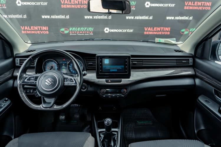 SUZUKI ERTIGA GLX SMART HYBRID MT