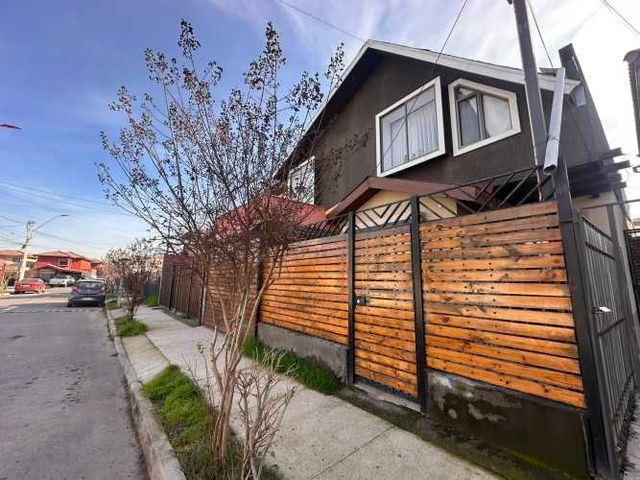 SE VENDE AMPLIA CASA EN VALLE TRANQUILO, BUIN