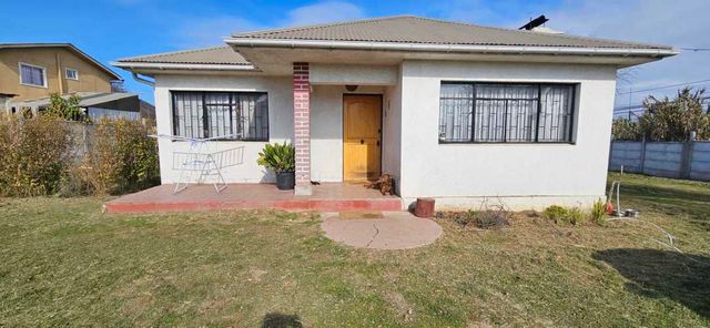 3 Dormitorios, 1 baño, amplio patio