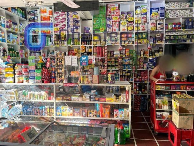 LOCAL COMERCIAL Derecho de llaves de un MINIMARKET IMPACTANTE. Situado en un sector con alto movimiento comercial...Santiago Centro..