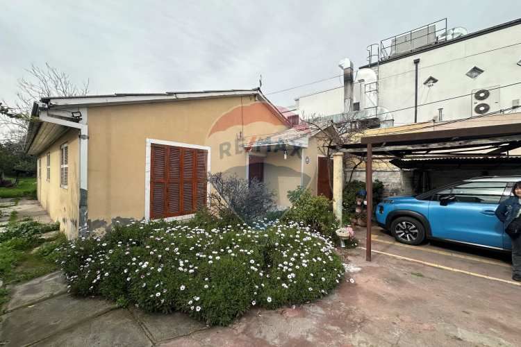 Terreno comercial av pajaritos