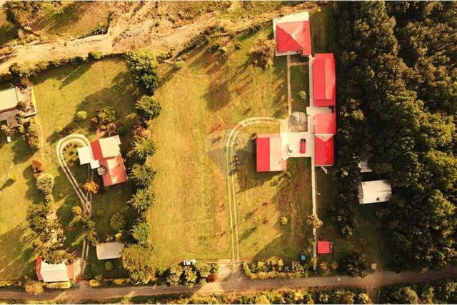 Parcela pichiquillaipe/ 3 casas quincho borde mar