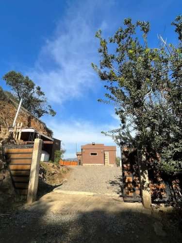 SE VENDE PARCELA EN CONDOMINIO CON CASA NUEVA Y PISCINA