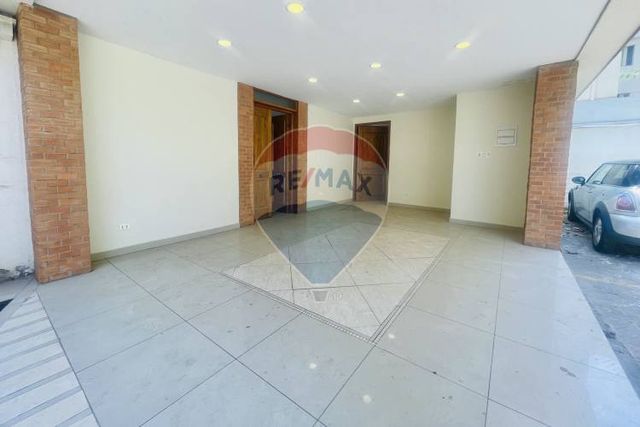 Oficina planta libre - el bosque