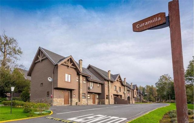 Venta casa en Pucon condominio con Piscina