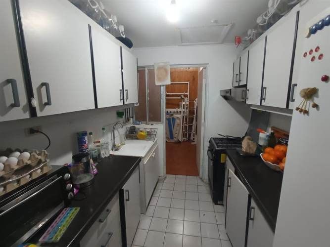 CASA Hermosa casa ampliada con 3 dormitorios,1baño, cocina tradicional, sala de lavado, bodega a pasos de Raúl bitran, barrio universitario.