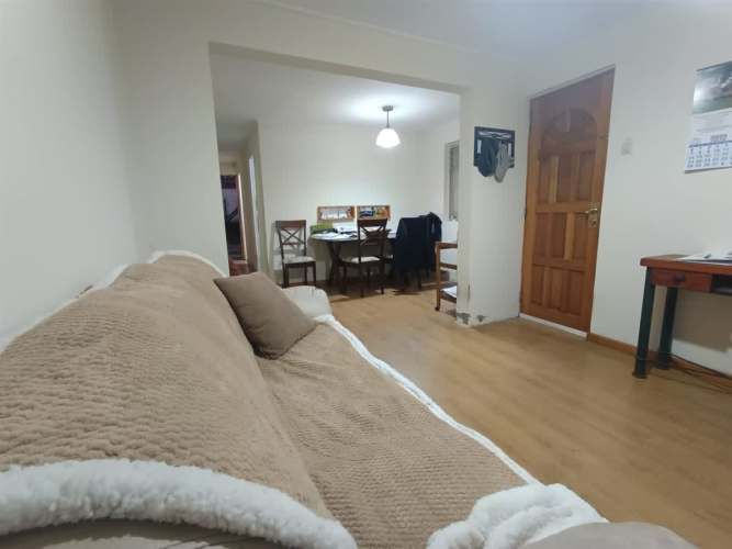 CASA Hermosa casa ampliada con 3 dormitorios,1baño, cocina tradicional, sala de lavado, bodega a pasos de Raúl bitran, barrio universitario.