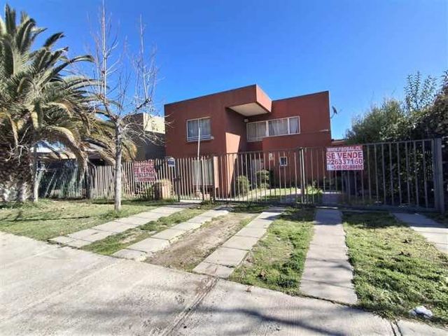 CASA En Venta Casa Aislada con 2°Piso en Alto Macul