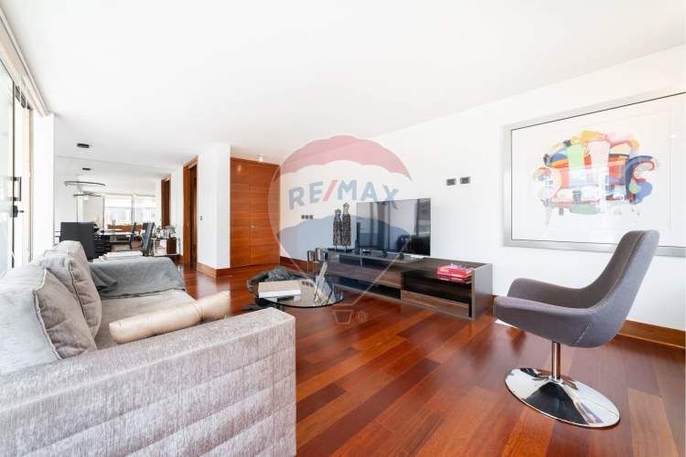 Isidora - 3d + servicio + 2e +1b