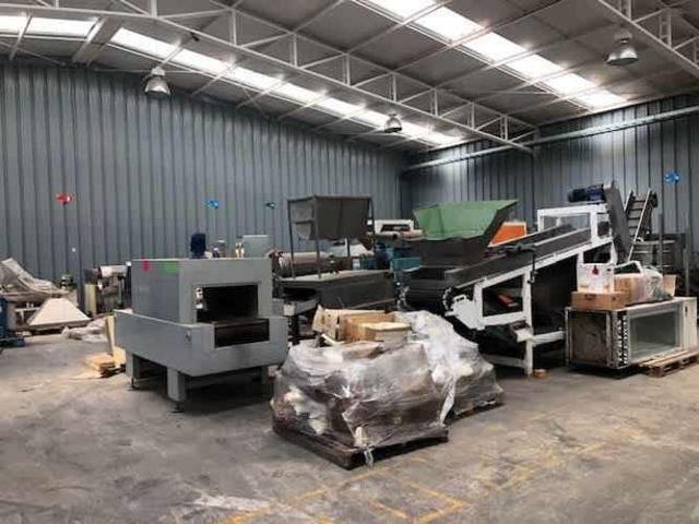 Tipo Comercial En Santa Elena Sur Colina