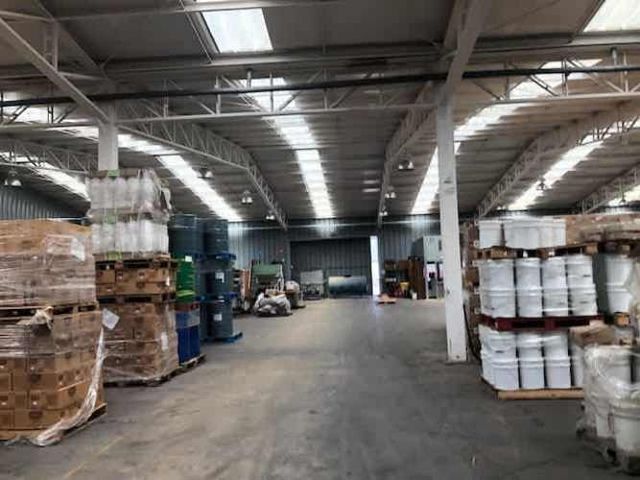 Tipo Comercial En Santa Elena Sur Colina