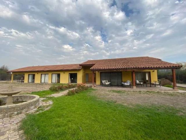 Casa En Venta En Chicureo Cond. Los Algarrobos