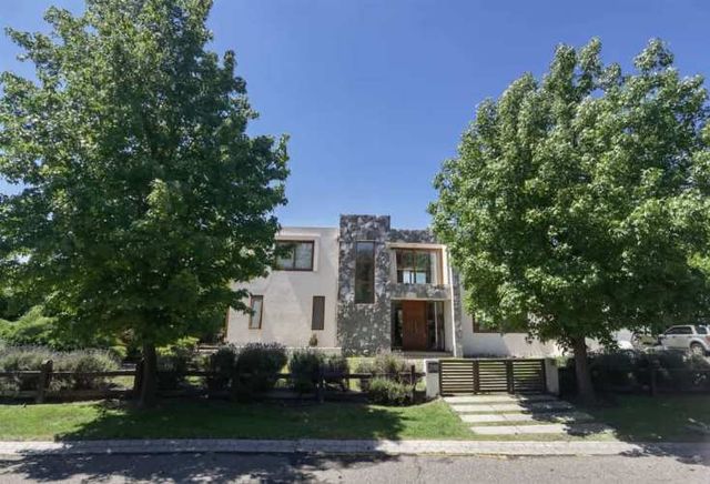 Casa En Venta De 4 Dorm. En Colina