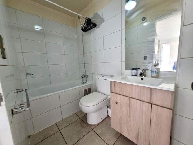 Metro Vic. Mackenna / Walker Martines con Américo Vespucio