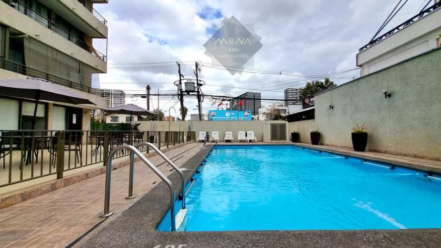 Metro Vic. Mackenna / Walker Martines con Américo Vespucio