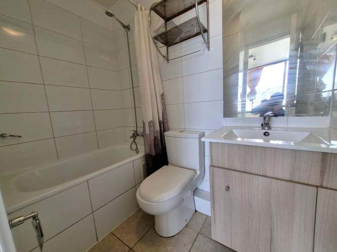 Metro Vic. Mackenna / Walker Martines con Américo Vespucio