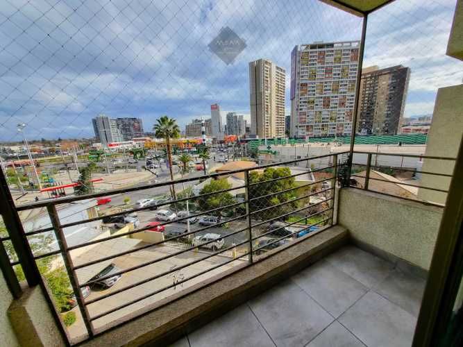 Metro Vic. Mackenna / Walker Martines con Américo Vespucio