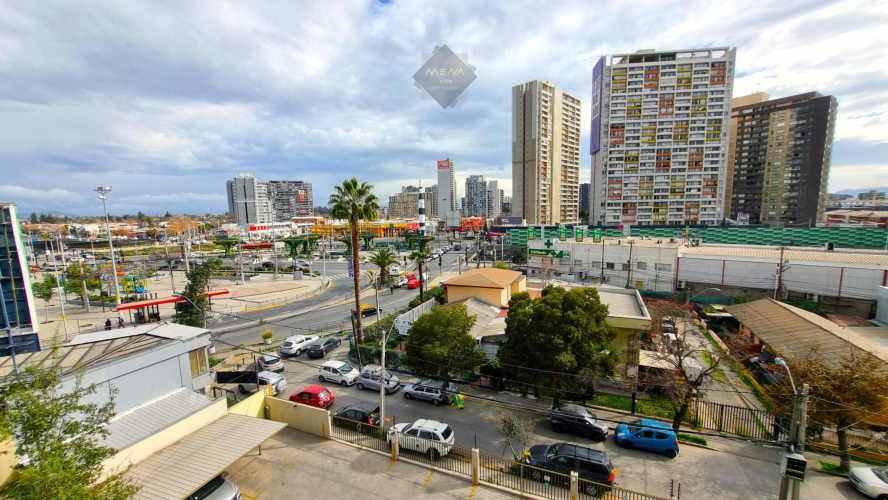 Metro Vic. Mackenna / Walker Martines con Américo Vespucio